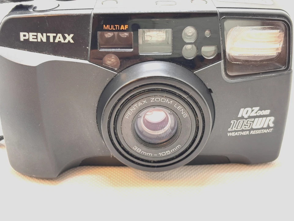 Como nuevo - Pentax IQ Zoom 105G: cámara fotográfica de 35 mm para apuntar y disparar con manual [PROBADA] Foto 2 de 4