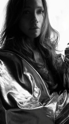 Dania Ramirez Hochglanz Foto 8,5'' x 11'' umrandet #8