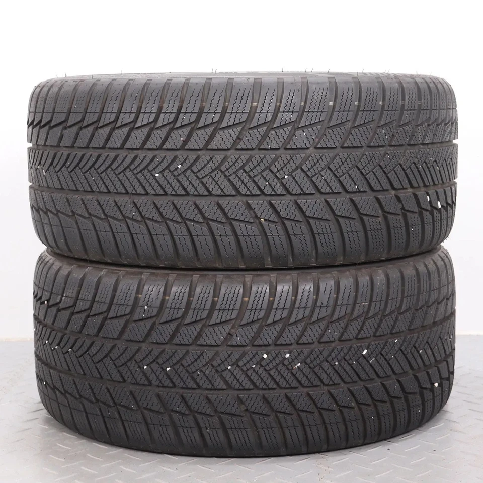 2x Winterreifen Bridgestone Blizzak LM001 245/40R18 93V AO DOT23 7mm 2454018 - Bild 2 von 4