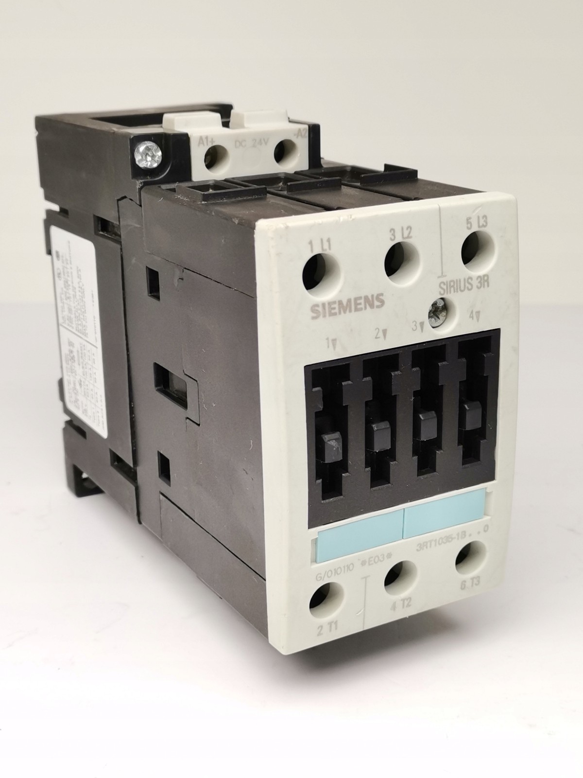 Siemens 3RT1035-1BB40 Different
