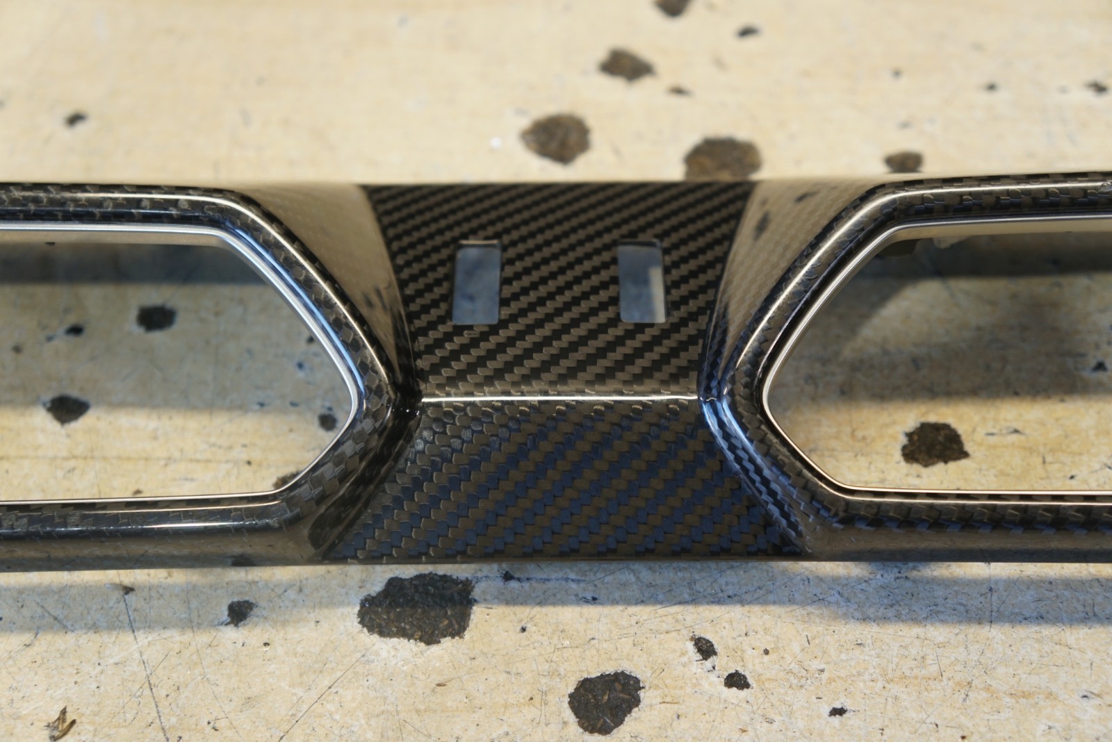 2018 - 2024 LAMBORGHINI URUS FRONT DASHBOARD CARBON FIBER AIR VENT TRIM OEM
