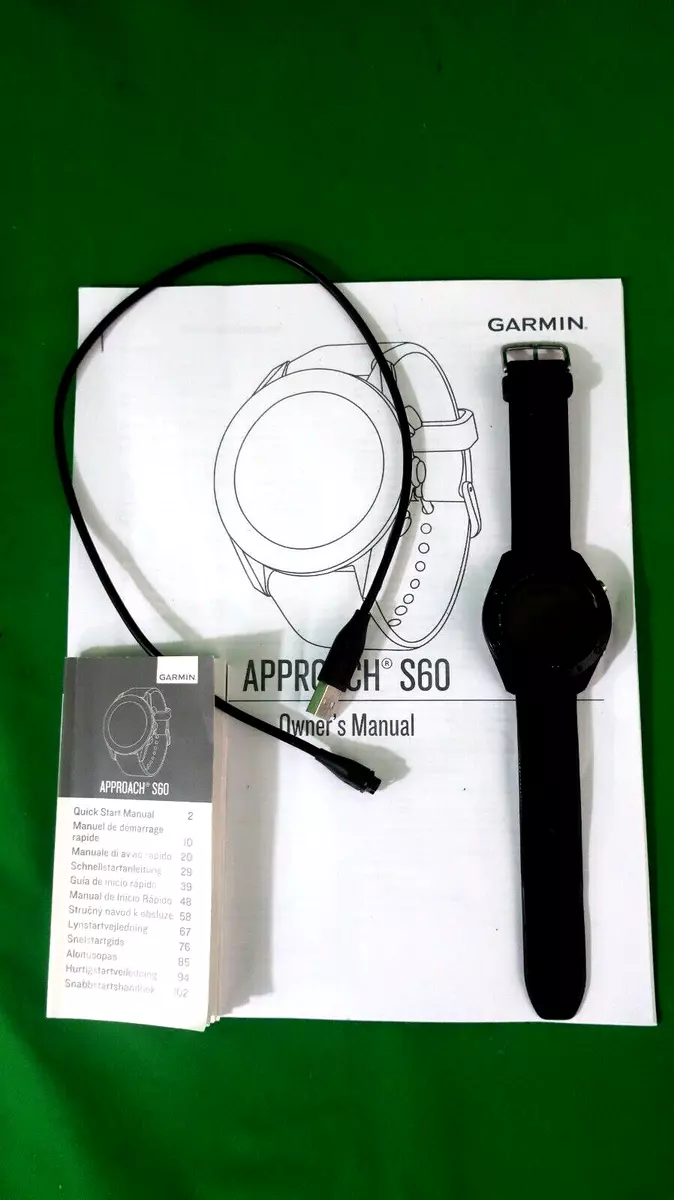 GARMIN APPROACH S60 SMARTWATCH W/MANUALS AND CHARGING CORD. TESTED