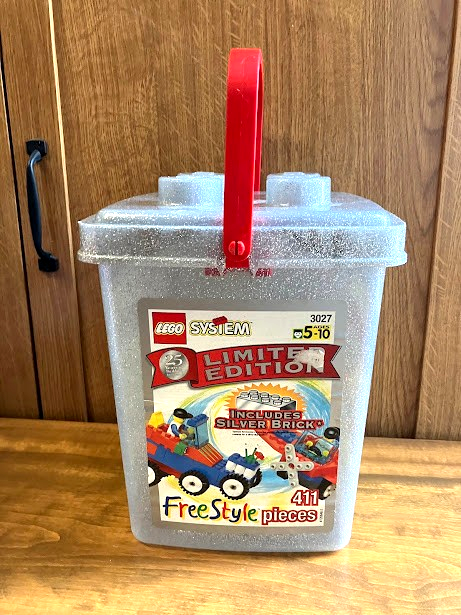 VINTAGE LEGO SYSTEM Freestyle: Limited Edition Silver Bucket 3027