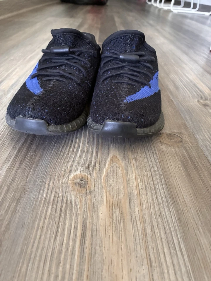 2022 Sz. 2 Yeezy Boost 350 V2 'Dazzling Blue' - Image 2 of 4
