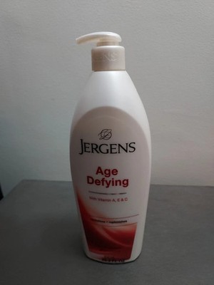 Jergens Age Defying Moisturizer 20.3 oz 600mL