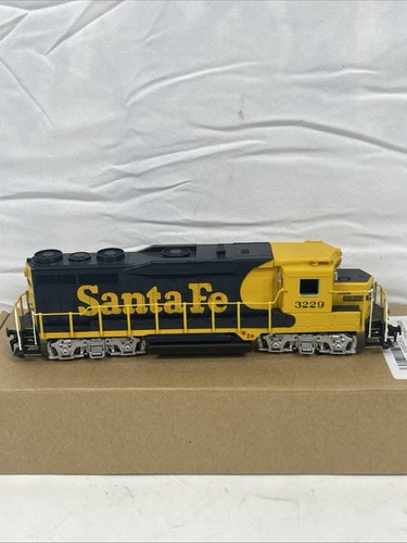 De colección Bachmann escala HO DCC Santa Fe EMD GP30 #3229 | Condition: Used