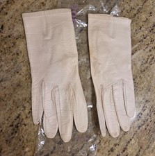 Vintage Womens Size M 7.5 Off-White cream Leather Formal Gloves