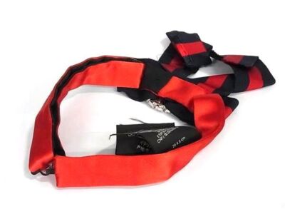 GUCCI リボンブローチ 黒・赤 GUCCI リボンブローチ 黒・赤