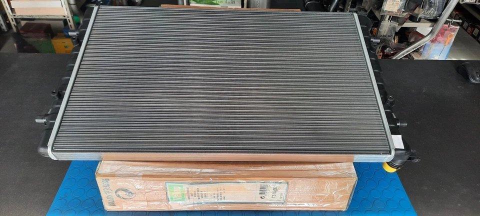 731606 RADIATORE:AUDI A3 TT SEAT LEON TOLEDO II SK OCTAVIA I VW BORA I GOLF IV — 第 3/4 张图片