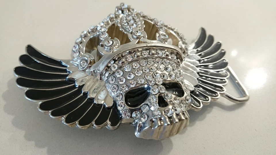 FIBBIA TESCHIO UNISEX PER CINTURA ARGENTO METALLO CROMATO CON STRASS METAL GOTH - Immagine 2 di 4