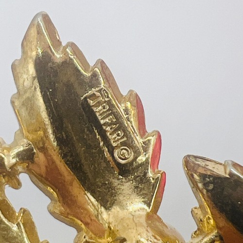 Crown Trifari 1958 Sauterne Gems of the Sea Gold Tone Pearl Estate Brooch Pin - Picture 7 of 9