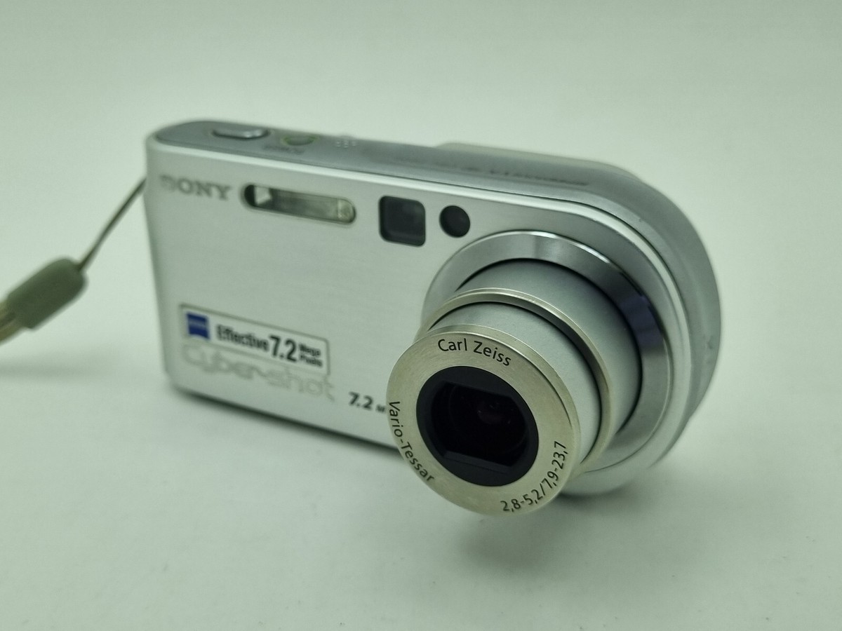 Sony Cyber-shot DSC-P200 7.2MP Digital Camera - Silver