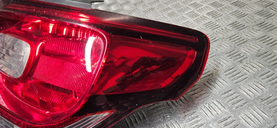 Piloto trasero derecho conductor citroen ds3 2010 o/s Foto 4 de 4