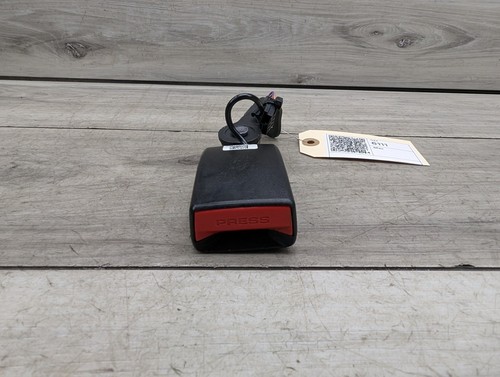 OEM BMW F90 M5 G30 530 540 M550 Rear Right Passenger Seatbelt Seat Belt Buckle