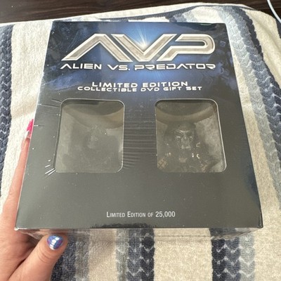AVP ALIEN VS PREDATOR LIMITED EDITION of 25000 COLLECTIBLE DVD Gift Set, SEALED