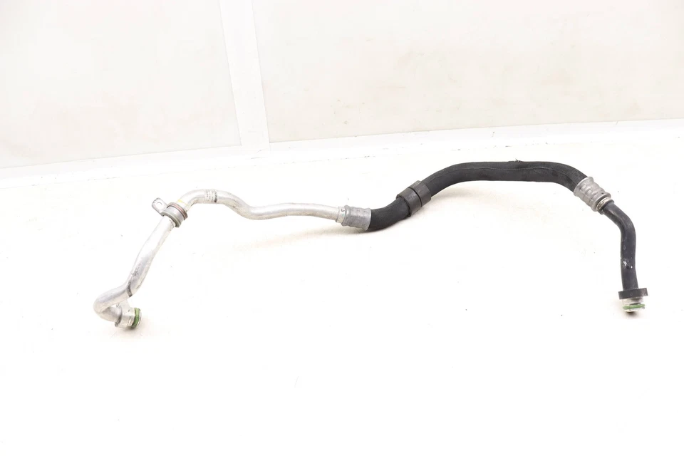 Mercedes-Benz E63 AMG S 2014-2016 5,5 L - Enfriador de aceite del motor línea/tubo Foto 4 de 4