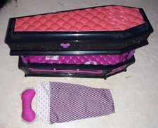 Lit cercueil pour poupée MONSTER HIGH Draculaura