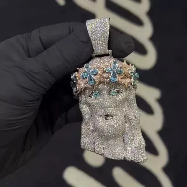 Colgante Cabeza de Jesús Personalizado Moissanita Real Redondo 2.30Ct Chapado en Oro Blanco 14K Foto 2 de 4