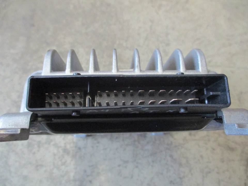 BOSE Verstärker AUDI A4 S4 B6 B7 Endstufe 355003-008 355003008 AMP 5631 - Bild 3 von 4