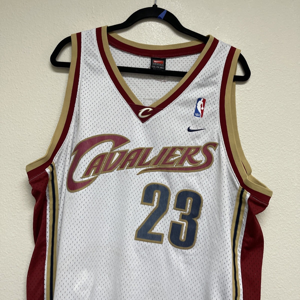 ウェア NBA Cavaliers LeBron James game shirt adidas Lebron James Men's Cleveland Cavaliers T-Shirt