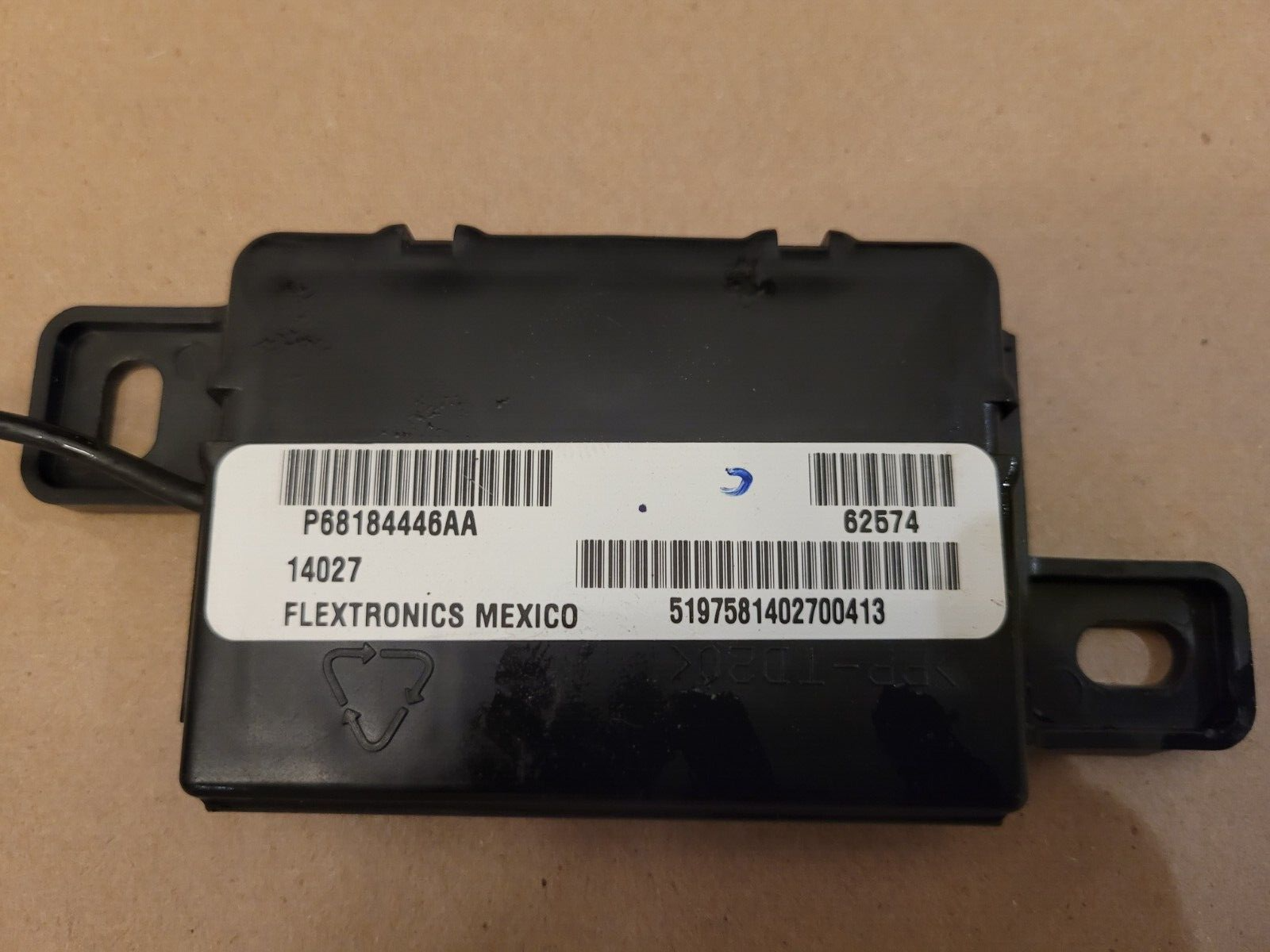 20142018 Jeep Cherokee KEYLESS ENTRY ANTENNA RECEIVER CONTROL MODULE