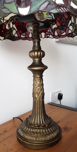 Table Lamp With Stained Rose Glass Shade in a Retro style finish Tiffany style - Picture 11 of 12