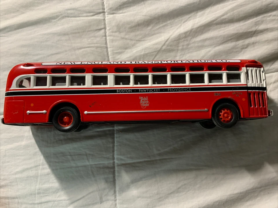 Corgi Classics 54009 New England Transportation Bus GM 4507 Ltd Edition No.6 - Image 2 of 4