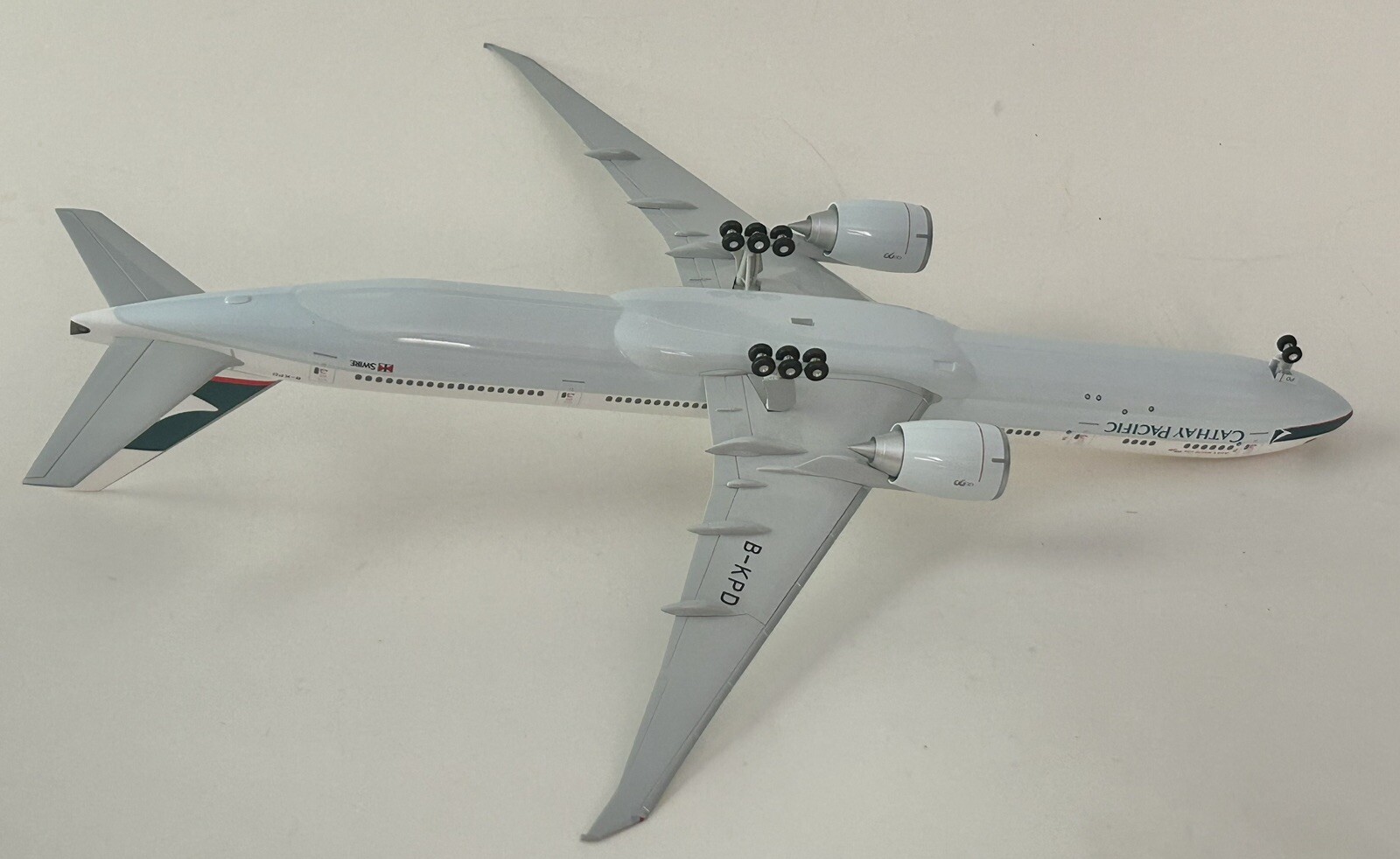 HERPA/HOGAN 1:200 CATHAY PACIFIC Boeing B777-300-ER, Reg. B-KPD (Plastic)
