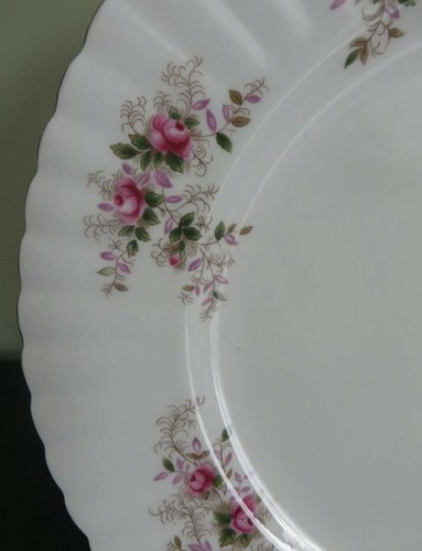 Piatto Royal Albert rosa lavanda vintage osso Cina oro rose bianco - Foto 4 di 9