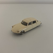 LEGO 1:87 HO Scale - Citroen DS19 - White