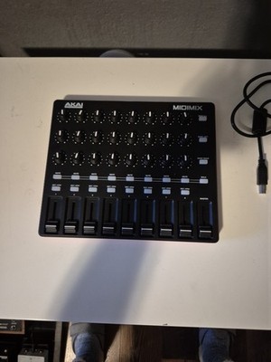 AKAI MIDI MIX MIDIMIX High-Performance Portable Mixer DAW Controller