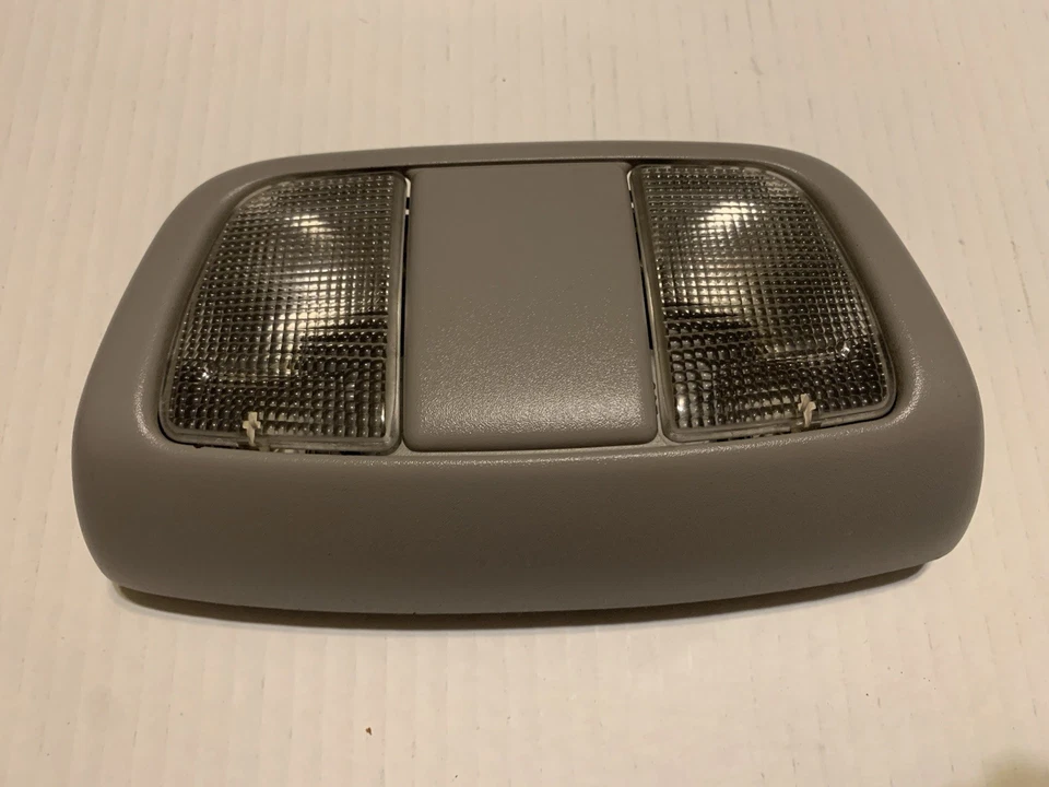 Nissan Xterra Frontier 2002-2004 domo delantero luz mapa gris claro Foto 2 de 4