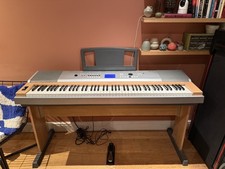 Yamaha DGX-630 Portable Grand Electric Piano with Pedal and Manual