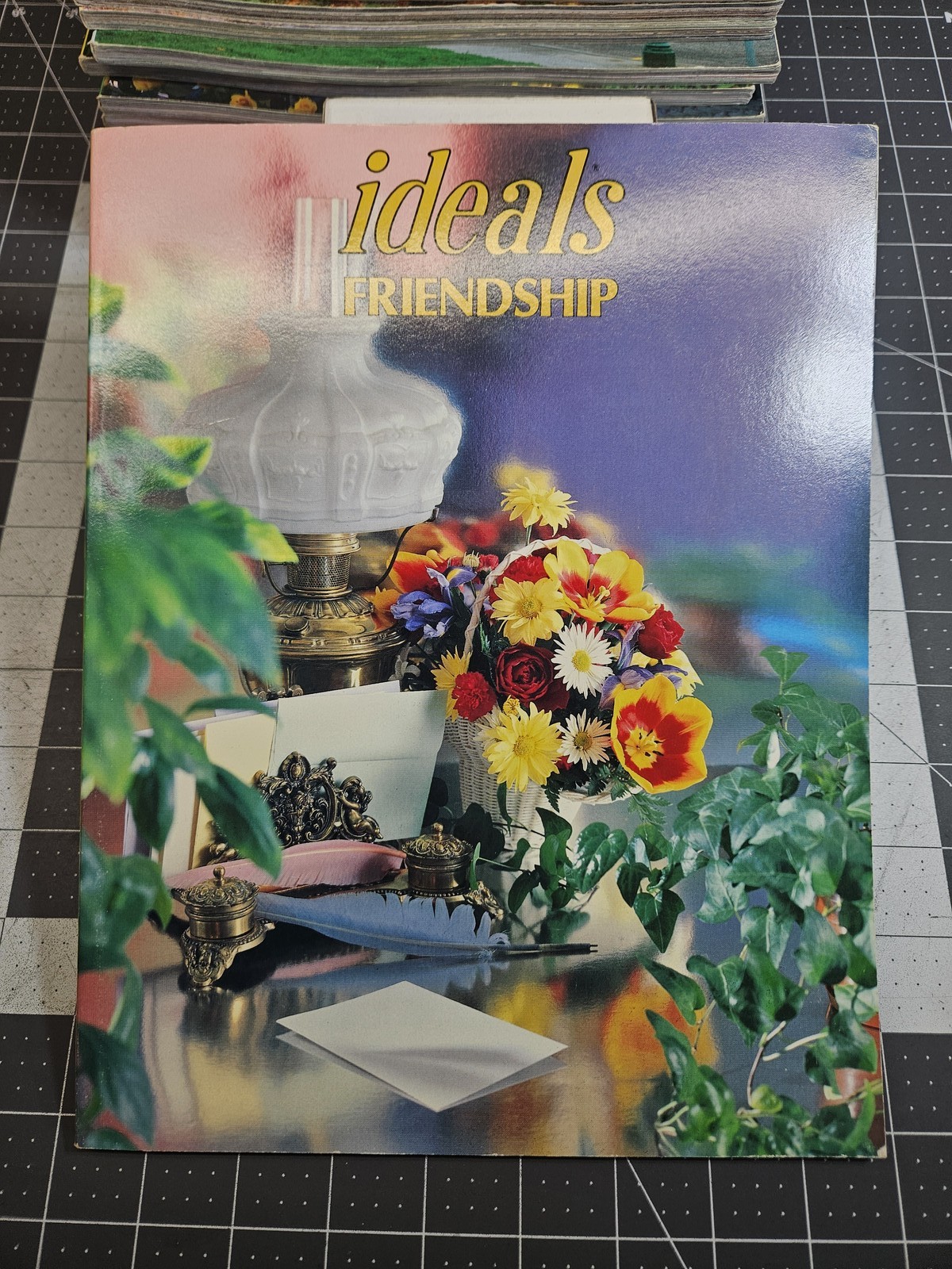 Ideals Magazine FRIENDSHIP Vol. 42 No. 4 May 1985 Vintage Poetry & Art