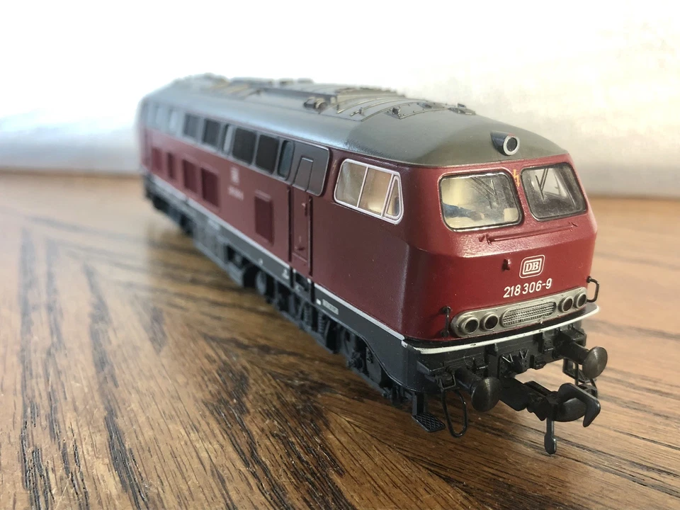 Fleischmann 4232 Diesel DB Loco Class BR 218 306-9 Maroon OO Tested VGC w/Lights - Image 2 of 4