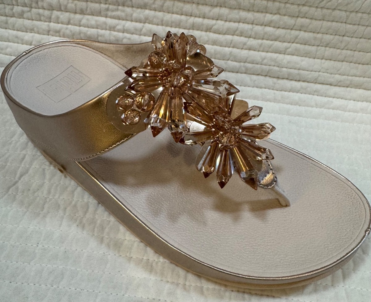 FITFLOP RUMBA STARBURST BEAD METALLIC TOE POST THONG SANDALS NUDE