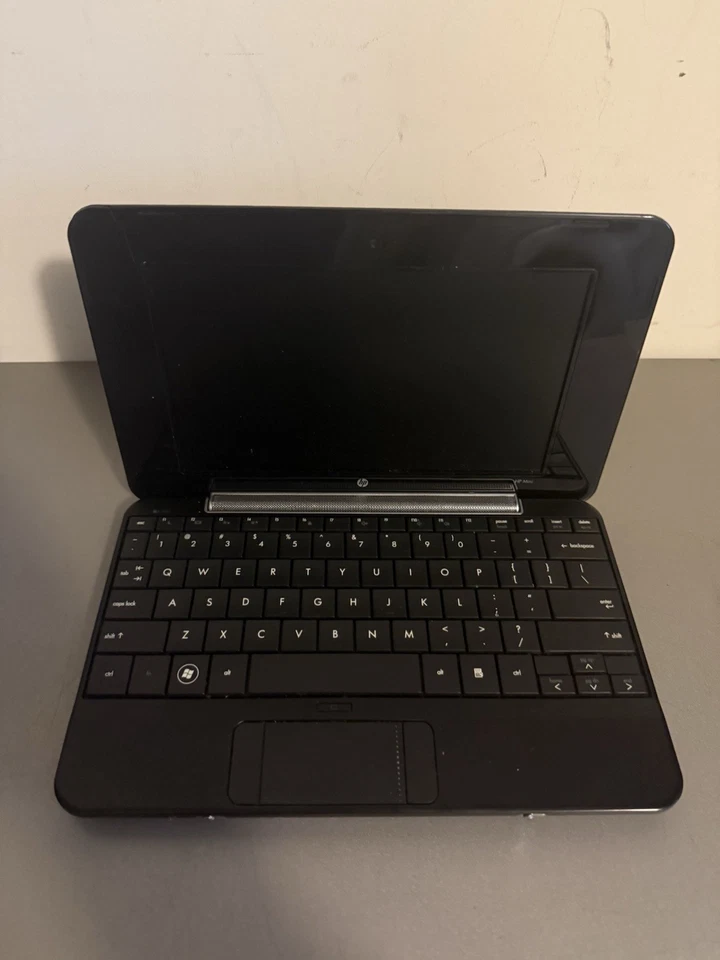 HP Mini 1000 Notebook - Intel Atom 1.6 GHz 1GB 60GB - 10.2" LED Not Tested - Image 2 of 4