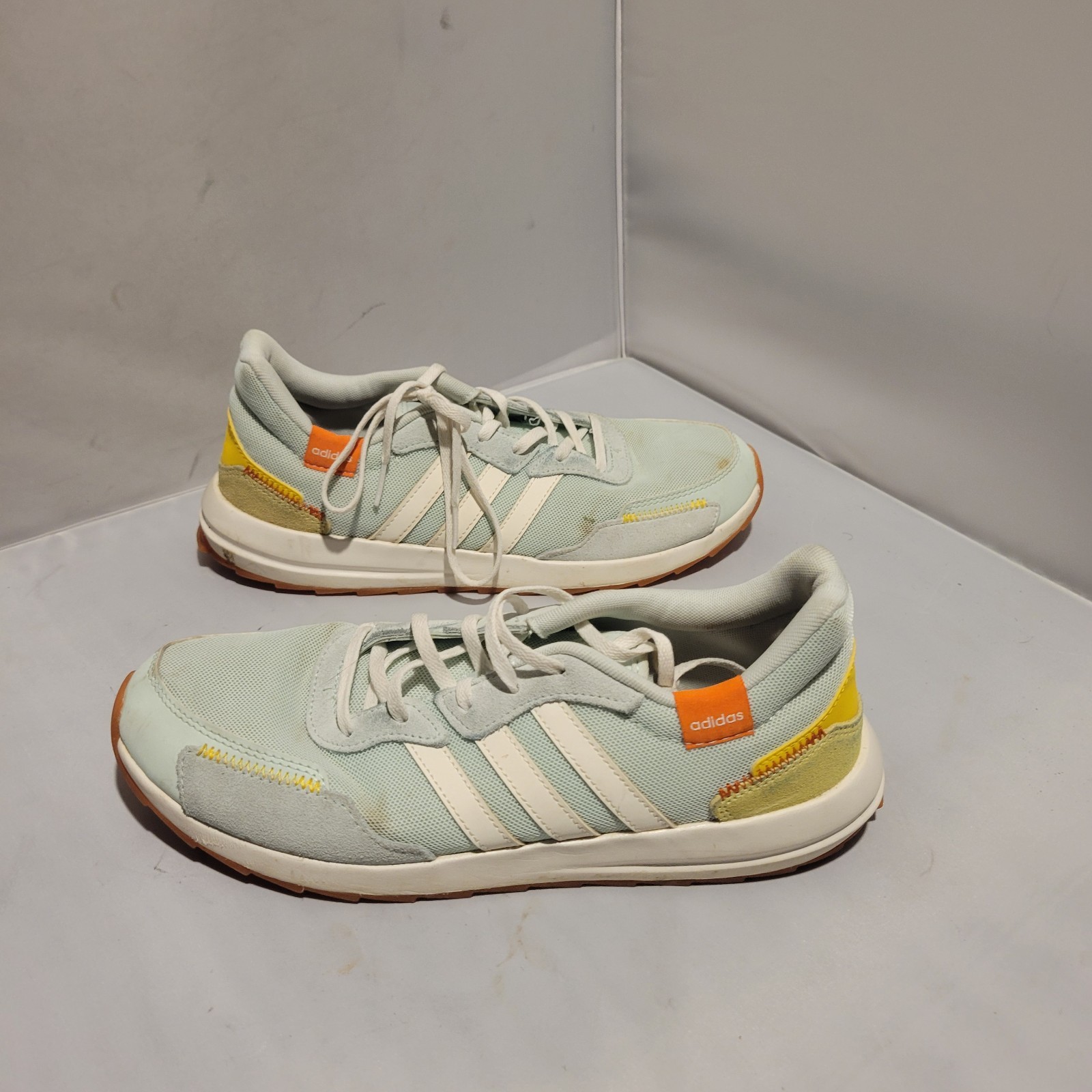 adidas RetroRun Dash Green White Orange Women Running Shoe Sneaker EG4221 Sz 10 adidas RetroRun Dash Green White Orange Women Running Shoe Sneaker EG4221 Sz 10
