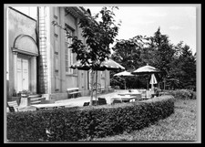 Postcard Bad Gottleuba/GDR/At the House of Culture