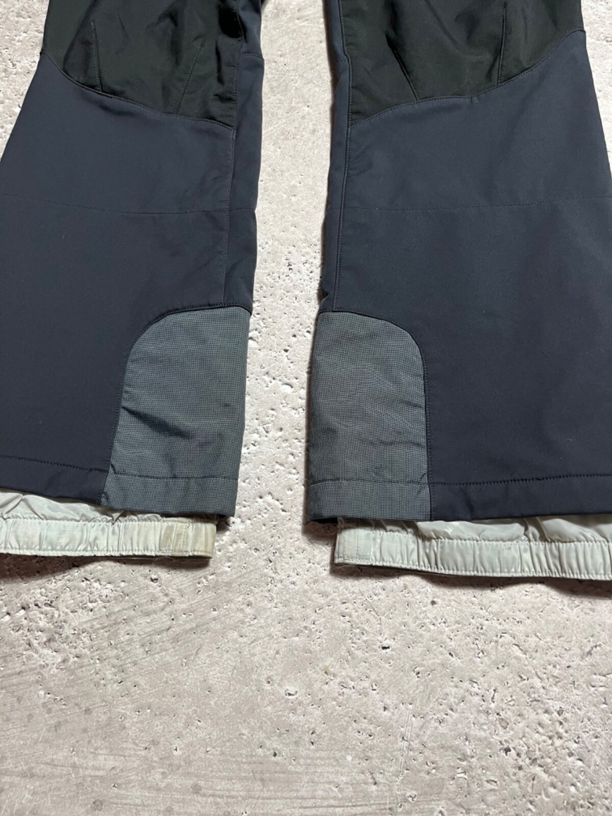 Woman’s Mammut Softech outdoor ski pants - image 5