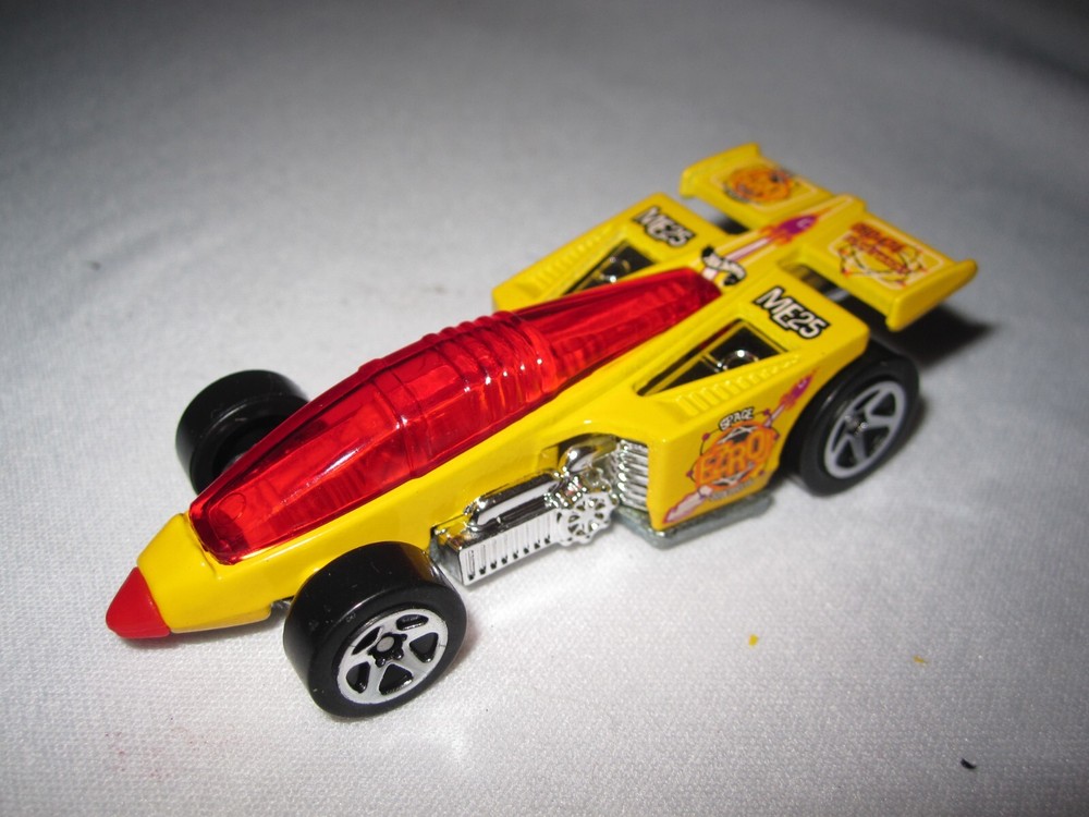 Hot Wheels Shadow Jet yellow