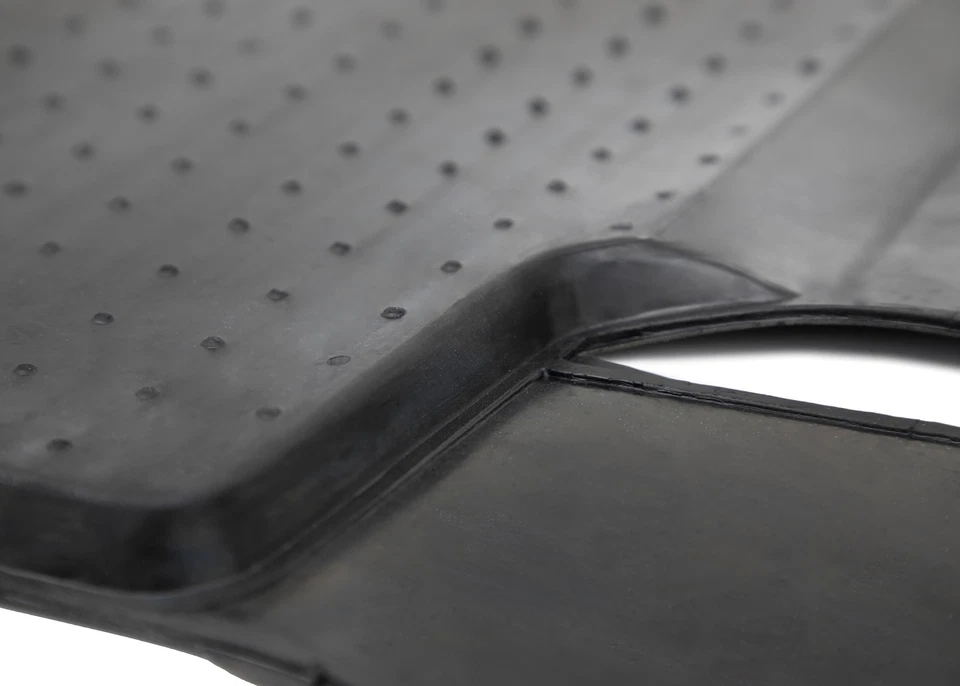 Universal Rubber Floor Mats + Tunnel: Vauxhall Astra G Convertible, Coupe, Bertone 1998-2009 - Image 3 of 4