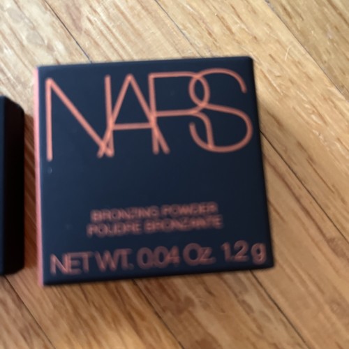 Nars Bronzing Powder in Laguna Bronzer 1.2g / 0.04oz Travel Size - Picture 2 of 4