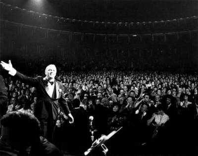 Frank Sinatra Performing Live Onstage 1980s Old Music Singer Photo 11