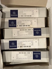 NEW OEM GENUINE SPARK PLUG Mercedes-Benz (A0001590500) Quantity 1