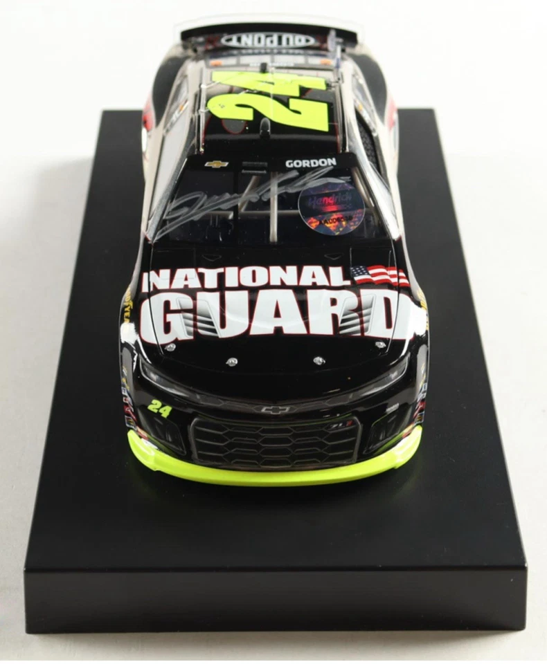 JEFF GORDON #24 2024 GUARDIA NACIONAL COLOR CROMO AUTOGRAFIADO COCHE #/78 CON CERTIFICADO DE AUTENTICIDAD Foto 2 de 4