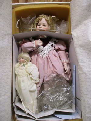 World Gallery Dolls and Collectibles Fiona Porcelain Doll