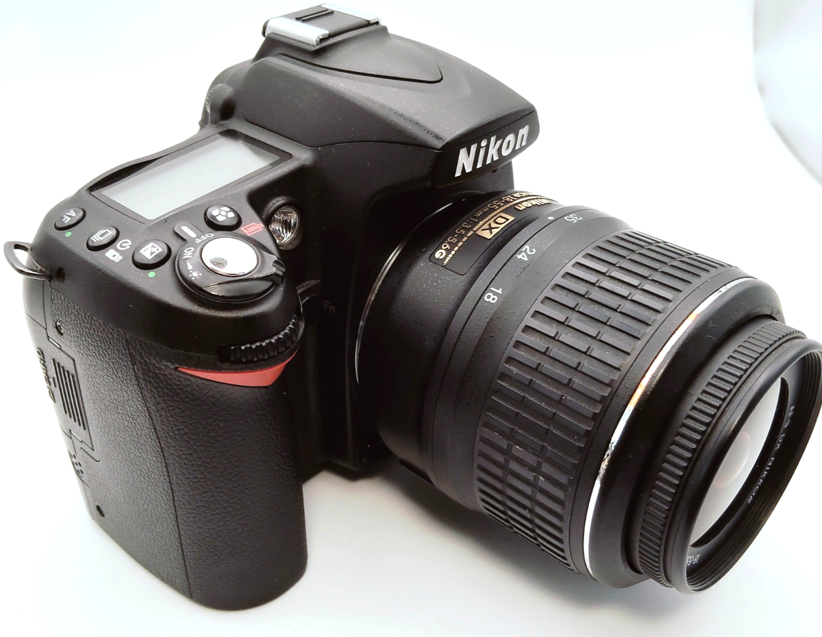 MINT SC: 7,449] Nikon D90 12.3MP Digital Camera Body w/ 18-55mm VR