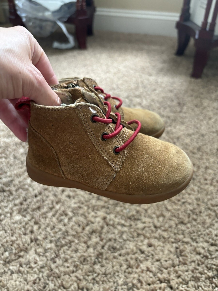 Ugg Toddler Sz. 6 Classic Zip Lined Boot. Cute, Comfortable