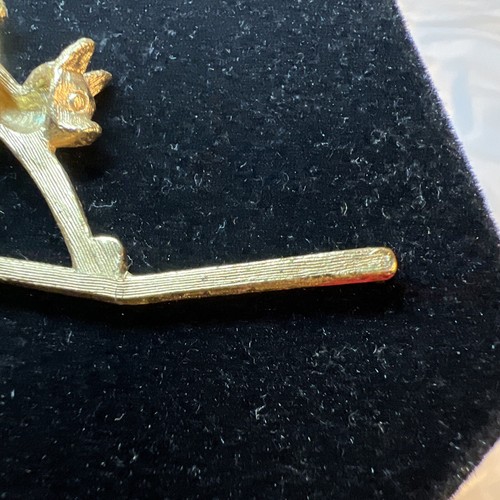 Avon Vintage Arched Cat On A Broom Brooch Gold-Tone Halloween Themed Pin - Picture 6 of 8
